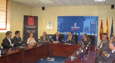 Fedeticam firma un convenio de colaboración con la Consejería de Industria y Tecnología
para fomentar la penetración el software libre en la región