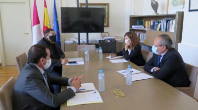 La Federación Regional de Peluquerías solicita al consejero de Hacienda y al Delegado del Gobierno apoyos para la reducción del tipo de IVA