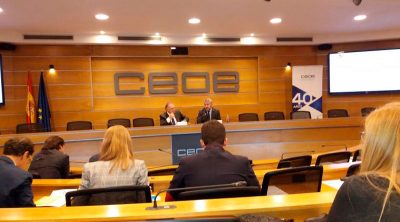 La complejidad informativa exige una relación más estrecha entre empresas y medios de comunicación