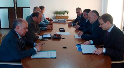 La Federación del taxi de CLM solicita al Vicepresidente del Gobierno regional actualizar la normativa del sector