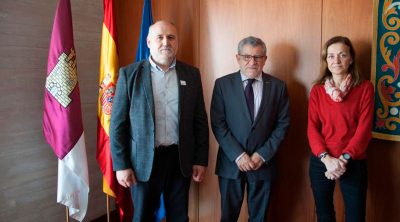 La Federación regional del taxi destaca la importante labor del sector en el transporte escolar