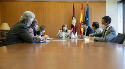 LA FEDERACIÓN REGIONAL DE EMPRESARIOS DE LIBRERÍAS Y PAPELERÍAS DE CLM MANTIENE UNA REUNIÓN CON LA CONSEJERA DE EDUCACIÓN