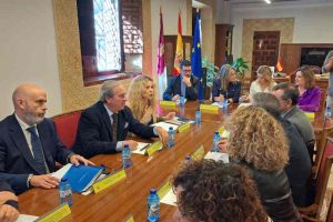 Lee más sobre el artículo CECAM entrega a la vicepresidenta un documento de medidas para la recuperación de las zonas afectadas por la DANA en la región